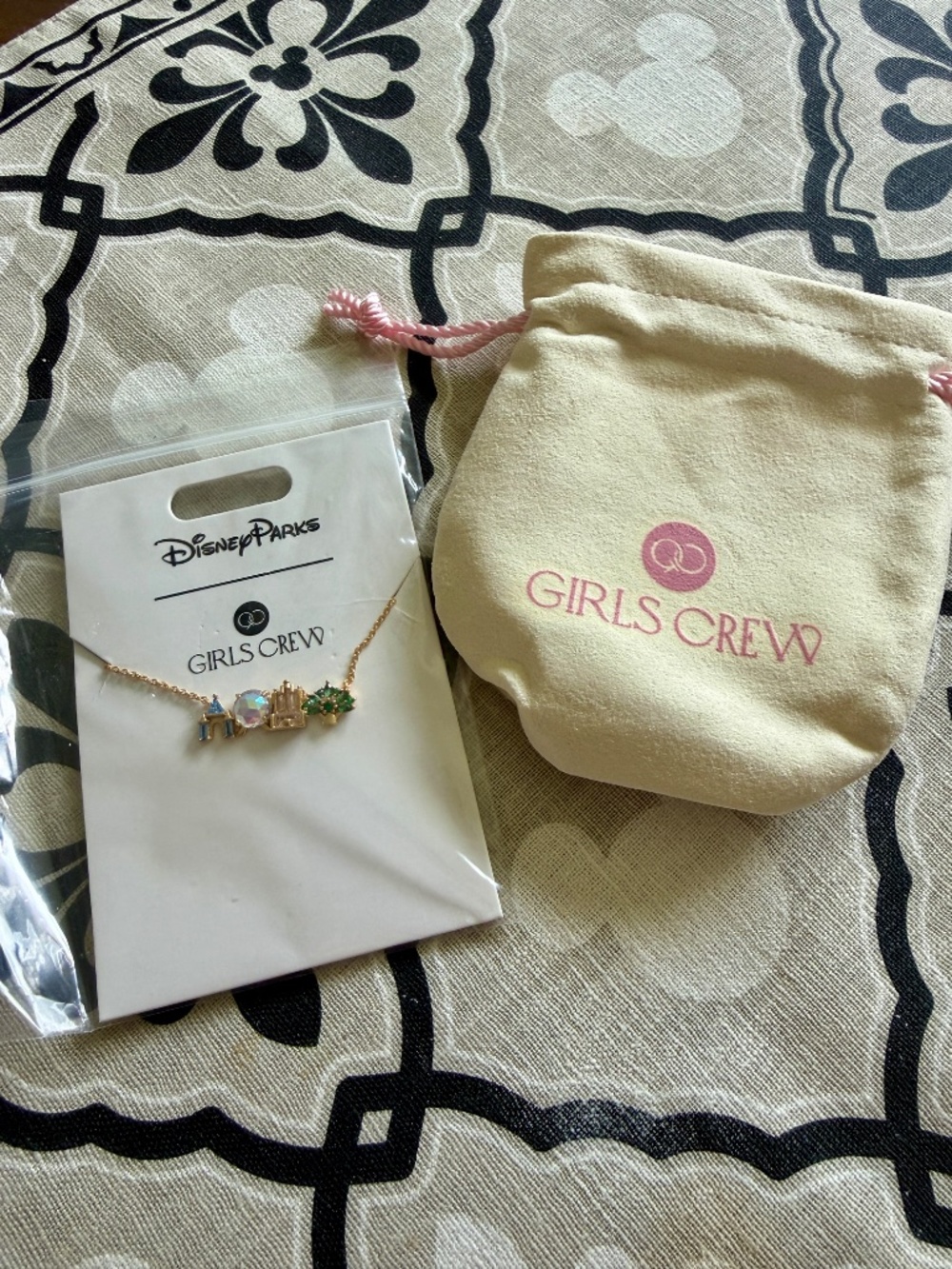 DISNEY THEME PARKS GIRLS CREW WDW ATTRACTIONS ICONS NECKLACE